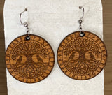 Boucles d’oreilles Yggdrasil aux Deux Corbeaux – Bois gravé
